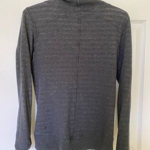 In a cinch long sleeve lululemon